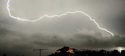 Προειδοποίηση για ισχυρές καταιγίδες και κεραυνούς στην Αττική