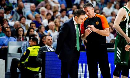 Πιτίνο για διαιτησία: «Αν μιλήσω, όπως κάνει ο Ολυμπιακός, δεν θα παίξουν καλύτερα»