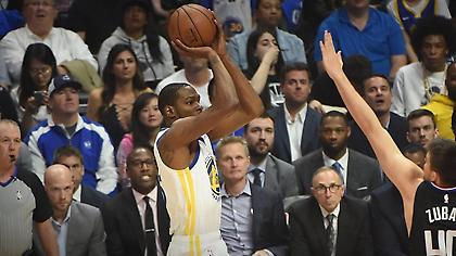 Αγρίεψαν οι Γουόριορς και διέλυσαν τους Κλίπερς στο LA