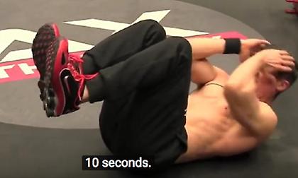 Το ολέθριο λάθος στις ασκήσεις κοιλιακών (vid)