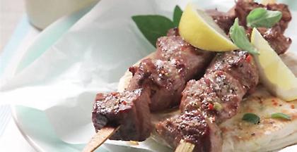 ΥΠΟΙΚΑ για σουβλάκια: Πιθανή συνέχιση της αύξησης στις τιμές λόγω Κίνας