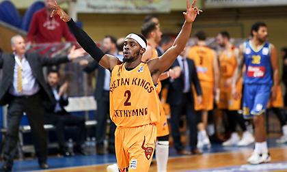 Αγκαλιά με την παραμονή το Ρέθυμνο