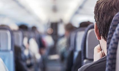 Ηράκλειο: Πέθανε στο αεροπλάνο μπροστά στον σύζυγό της – Πανικός λίγο πριν την απογείωση