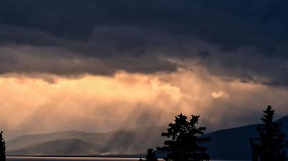 Καιρός: Αφρικανική σκόνη και ανοιξιάτικες θερμοκρασίες τη Μ. Δευτέρα