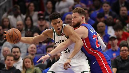 Αμφίβολος για το Game 4 με Μπακς ο Γκρίφιν