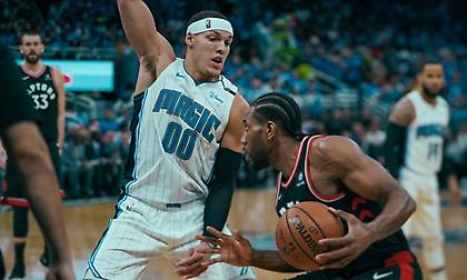 Η μεγάλη εμφάνιση του Λέοναρντ (video)