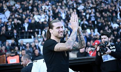 Η σέλφι του Πρίγιοβιτς με τον Ιβάν Σαββίδη
