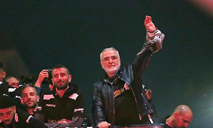 Ωραία η γιορτή του ΠΑΟΚ, αλλά ποιά «διακριτικότητα»;