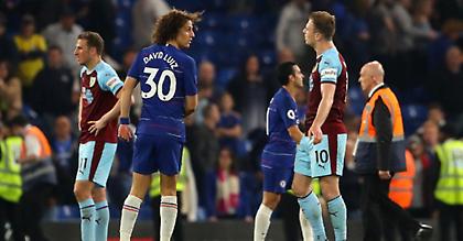 Νταβίντ Λουίζ: «Αντι-ποδόσφαιρο η Μπέρνλι, έπεφταν κάτω...»