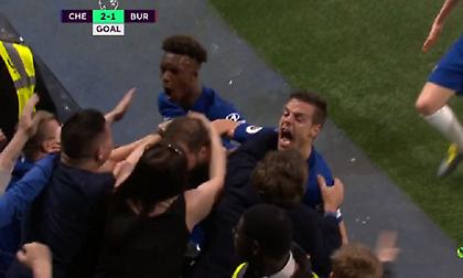 Ο Ιγκουαΐν πανηγύρισε την γκολάρα του στο… στήθος μιας οπαδού (video)