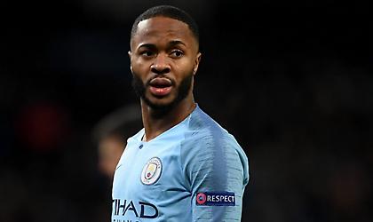 Στέρλινγκ: «Αφαίρεση βαθμών σε ρατσιστικές συμπεριφορές»