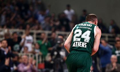 Το φοβερό τρίποντο-φάουλ του Λοτζέσκι! (video)