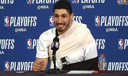 Έπαιξε με βγαλμένο ώμο ο Καντέρ!