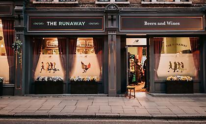 Η παμπ στο Λονδίνο που πληρώνεις τις μπύρες με… μίλια!