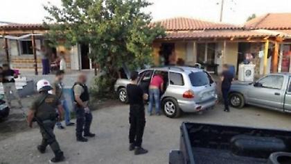 Μεγάλη επιχείρηση της ΕΛΑΣ στο Πυρί - Συλλήψεις και προσαγωγές