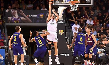 Πάρτι της Εφές στη Βαρκελώνη και σπάσιμο της έδρας!