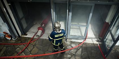 Σκηνές πανικού στο ΑΠΘ από τη φωτιά: Εγκλωβισμοί και αναπνευστικά προβλήματα (video)