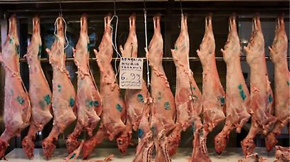 Κατάσχεση ακατάλληλων αρνιών στο λιμάνι του Πειραιά