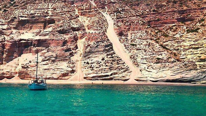 Έχει τα πάντα: Το νησί με τις καλύτερες παραλίες στην Ελλάδα (Pics)