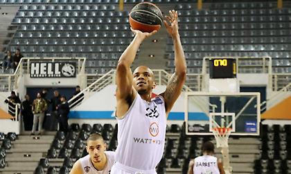 Έφυγε για τις ΗΠΑ ο… απλήρωτος Χάτσερ