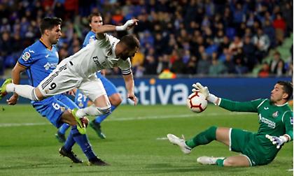 «Κόλλησε» με τη γειτόνισσα και χάνει τη δεύτερη θέση η Ρεάλ