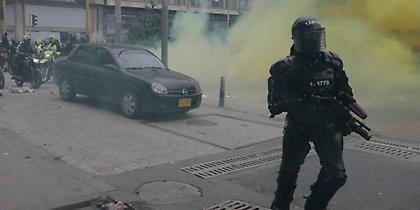 Κολομβία: Επεισόδια και συλλήψεις στη Μπογκοτά σε διαδηλώσεις κατά του προέδρου Ντούκε