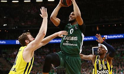 «Αναμένεται να φύγουν από τη Ζαλγκίρις οι Ντέιβις και Γουάιτ»