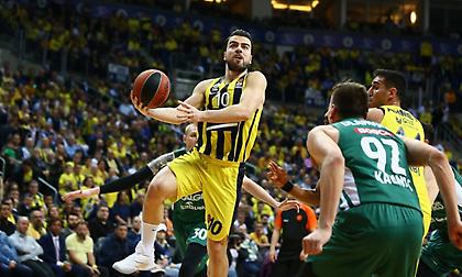 Συμφώνησε για νέο συμβόλαιο με τη Φενέρ ο Μαχμούτογλου