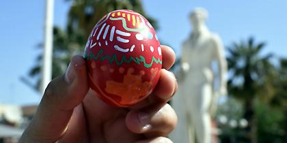 Πασχαλινό ωράριο: Τι ώρα ανοίγουν και τι ώρα κλείνουν τα καταστήματα σήμερα