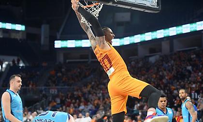 Ορεξάτος Όγκαστ στον… περίπατο της Γαλατά