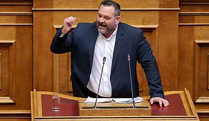 Facebook: Μπλόκαρε τις σελίδες της Χρυσής Αυγής