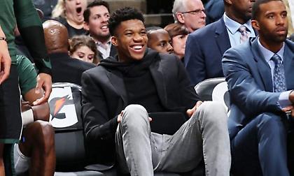 Γιάννης Αντετοκούνμπο: Διοργανώνει διαγωνισμό καρφωμάτων για φιλανθρωπικό σκοπό! (photos)