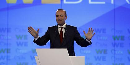 Βέμπερ: Η ευρωβουλή πρέπει να επιλέξει μία έδρα - Υψηλό το κόστος των δύο