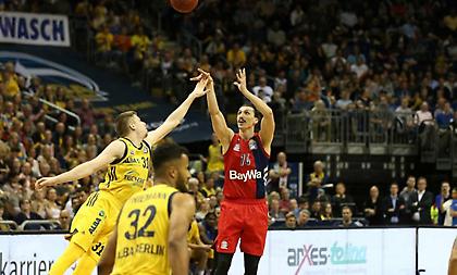 Πέρασε από το Βερολίνο και «καθάρισε» με την πρωτιά η Μπάγερν