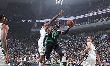 Η μεγάλη εμφάνιση του Ίρβινγκ στο Μιλγουόκι (video)