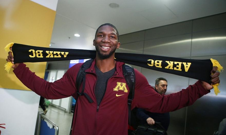 Εμπάκουε: «Πίσω στη δουλειά» (pic)