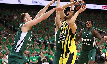 Σκάνδαλο στη Σερβία: Διέρρευσε ροζ βίντεο του Νίκολα Κάλινιτς (pics)