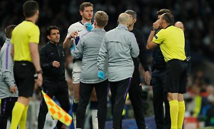 Λιπόθυμος εκτός γηπέδου ο Βερτόνχεν (vids)