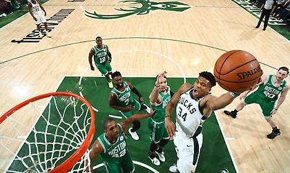 Ο Γιάννης είναι εδώ και οι Μπακς «πάτησαν» τους Σέλτικς