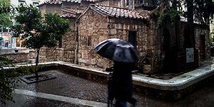 Αστατος ο καιρός την Πρωτομαγιά: Πού θα βρέξει