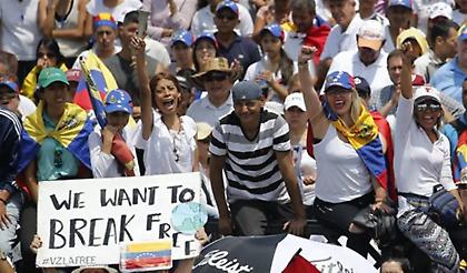 Βενεζουέλα: Ξεκίνησε η συγκέντρωση των διαδηλωτών της αντιπολίτευσης