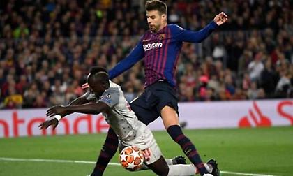 Ο Πικέ ήταν ΚΑΙ στην εξέδρα με τη Λίβερπουλ! (pic)