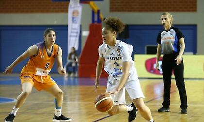 Προβάδισμα δια «περιπάτου» για τη Δάφνη, παραμονή για Πανιώνιο