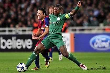 Υπόκλιση Σισέ σε Τσάβι (pic)