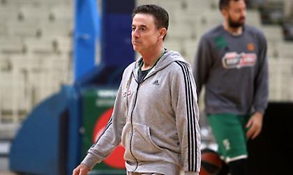 Πιτίνο: «Είναι απόλαυση να προπονώ αυτή την ομάδα»