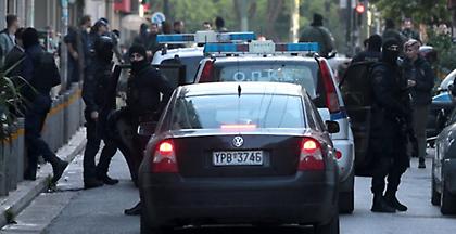 Ένταση στα Εξάρχεια - Ανακατάληψη κτηρίου από αντιεξουσιαστές