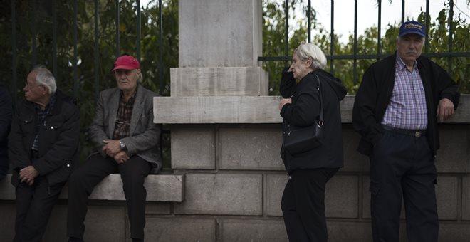 Στο 1,2 δισ. οι οφειλές για εκκρεμείς συντάξεις. Περιμένουν ακόμα και 4 έτη