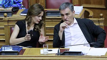 Παρουσιάζεται σήμερα το σχέδιο των 120 δόσεων - Αύριο στη Βουλή