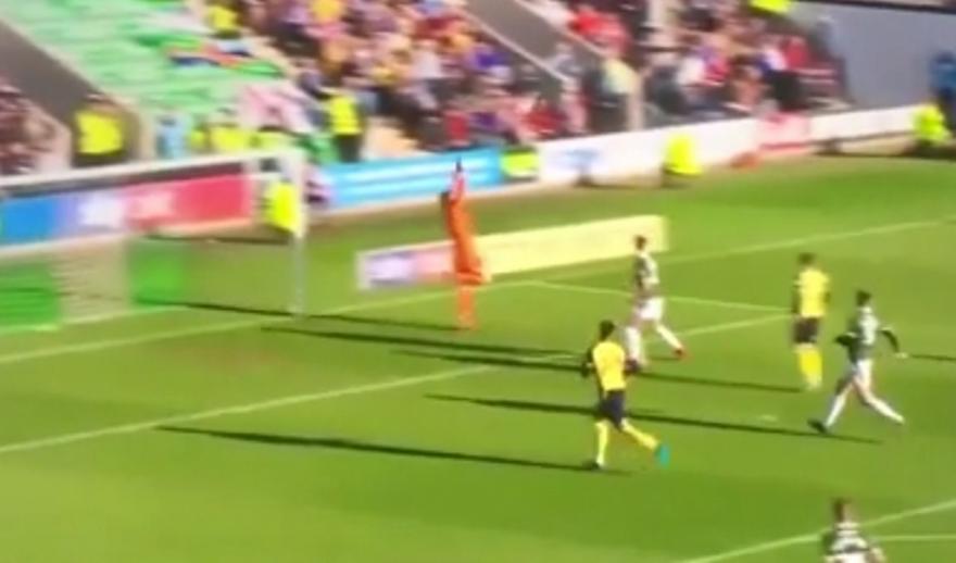 Τερματοφύλακας έδιωξε για fair play και ο αντίπαλος τον «κρέμασε»! (vid)