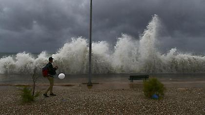 Απαγορευτικό απόπλου και ακυρώσεις πτήσεων λόγω ισχυρών ανέμων